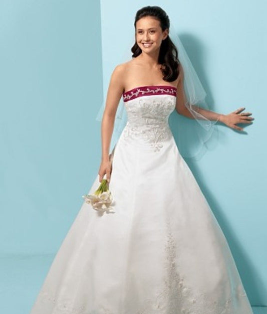 UK 26/28 1612 by Alfred Angelo