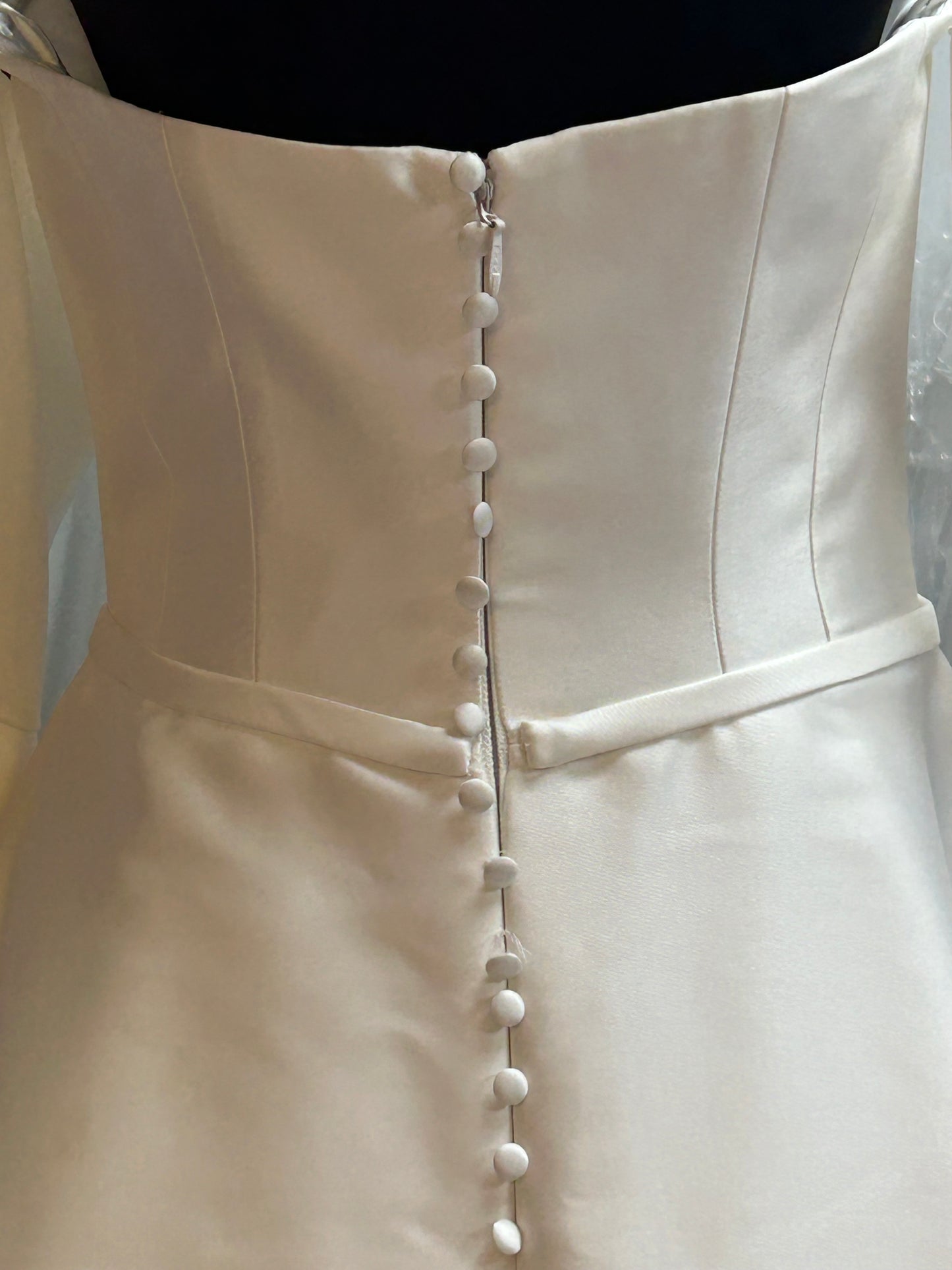 UK 6/8 Kinley By Ronald Joyce