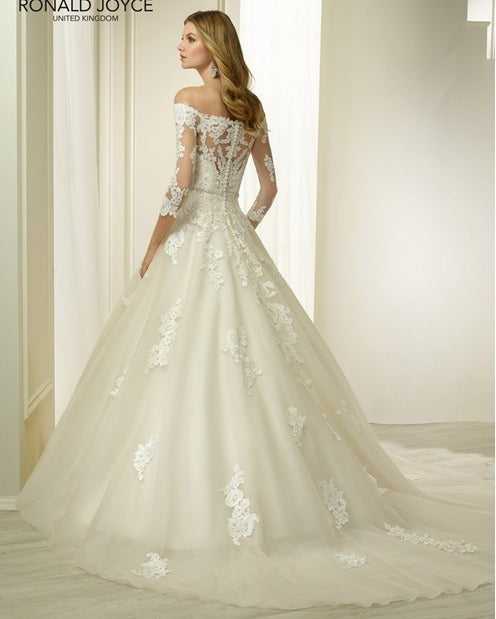 UK 10/12 Hina by Ronald Joyce