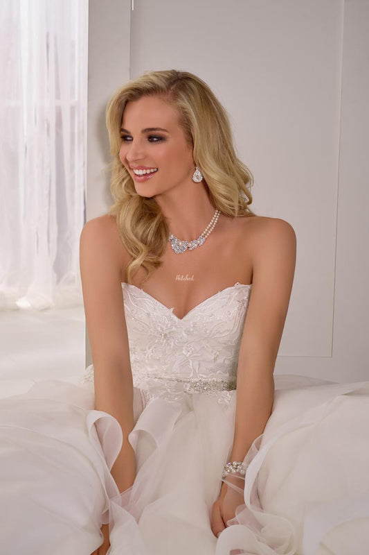 UK 10/12 Belle by Ronald Joyce