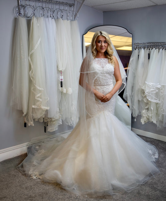 UK 8/10 Delpha by Ronald joyce