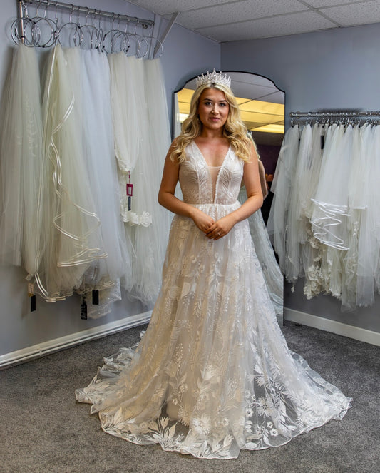 UK 4/6 Rachele by Phoenix Gowns