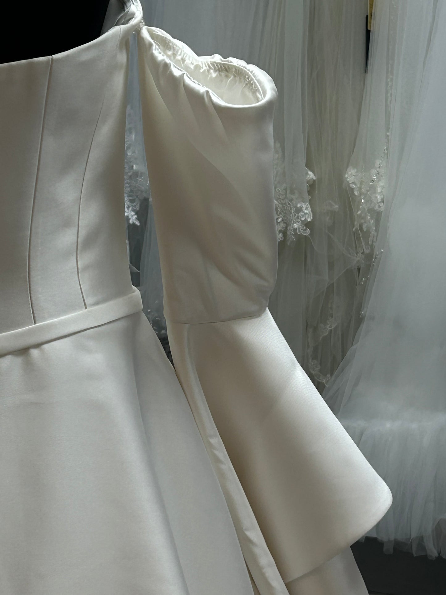 UK 6/8 Kinley By Ronald Joyce