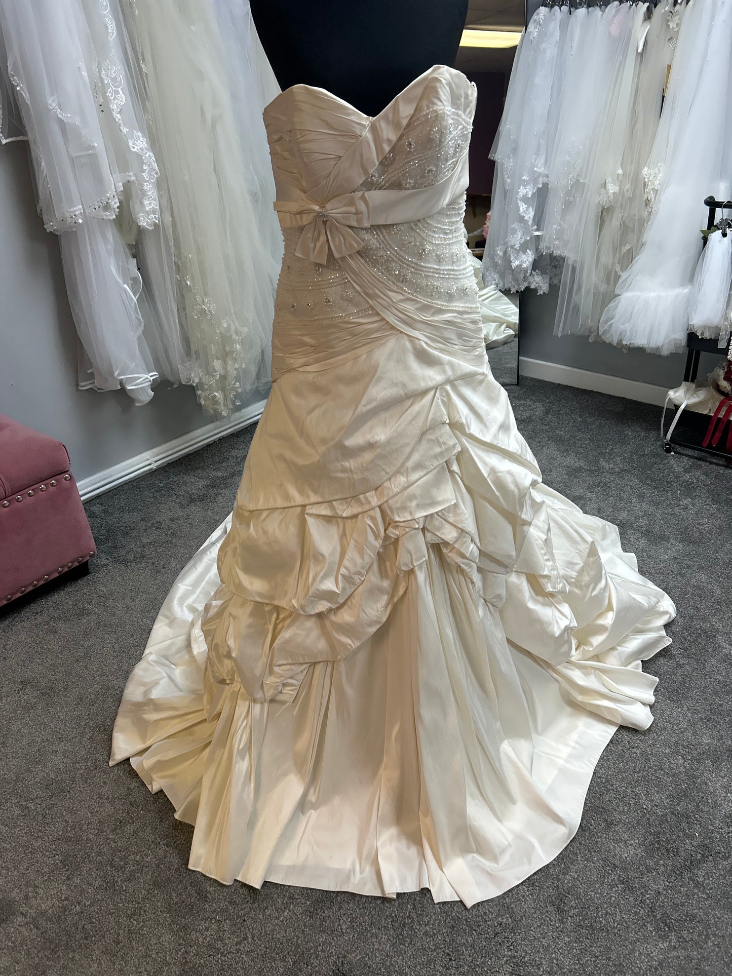 UK 6/8 OUA014 By James John Couture