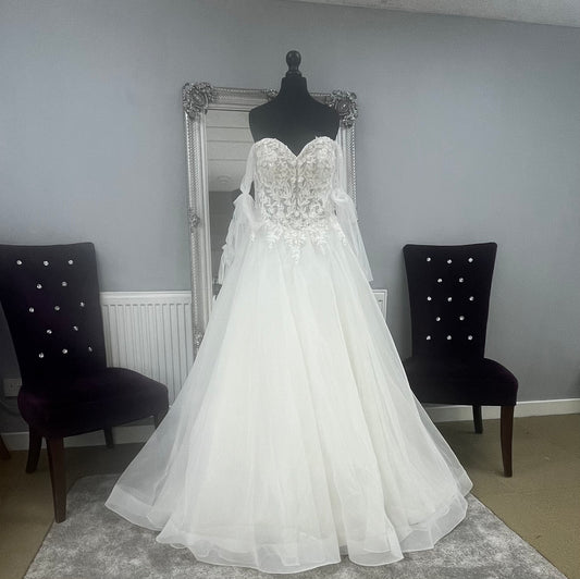 UK 12/14 Fausta by Morilee