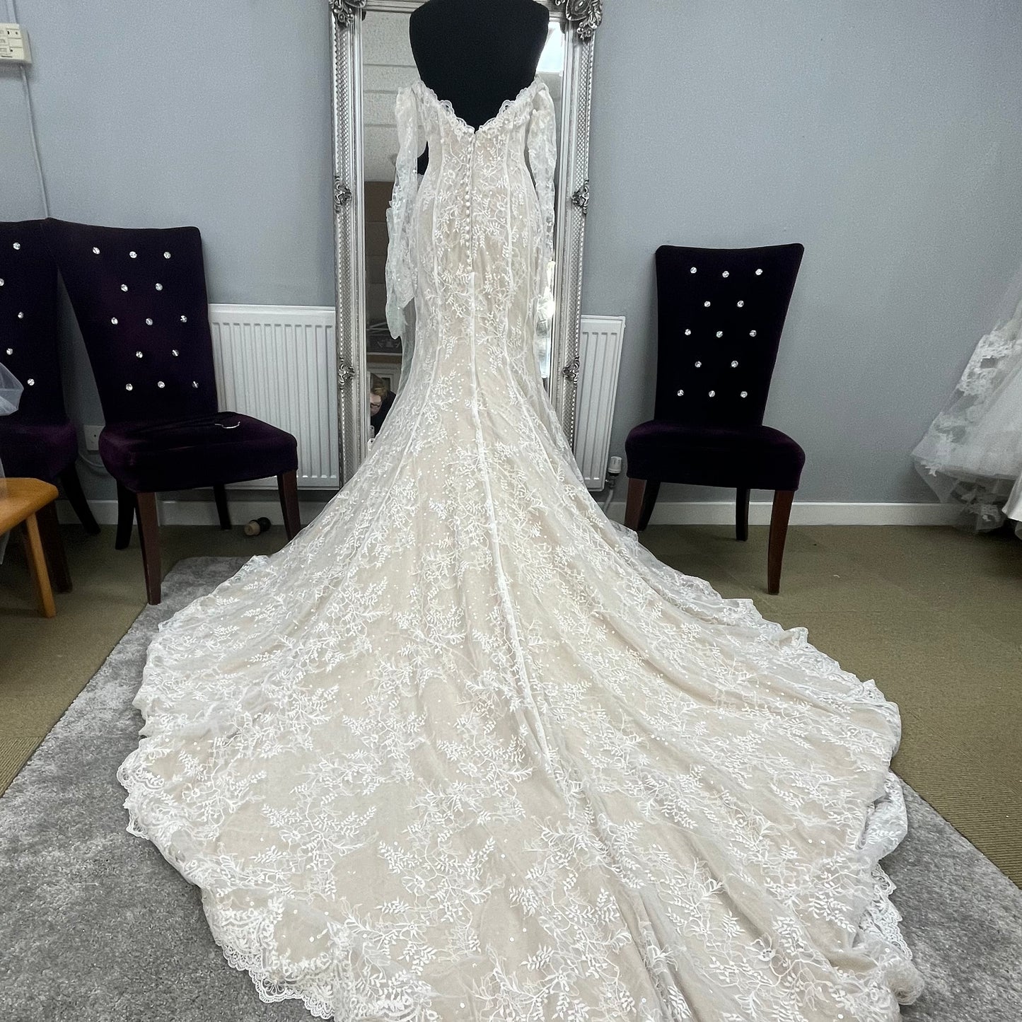 UK 4/6 ACE217 By Exclusive bridals by A.C.E