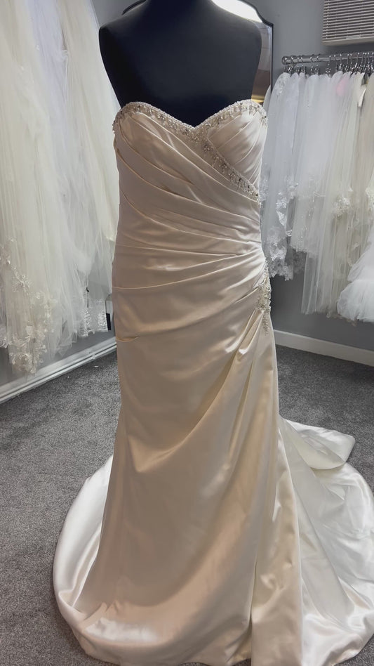 UK 8/10 ronald joyce 'victoria jane'