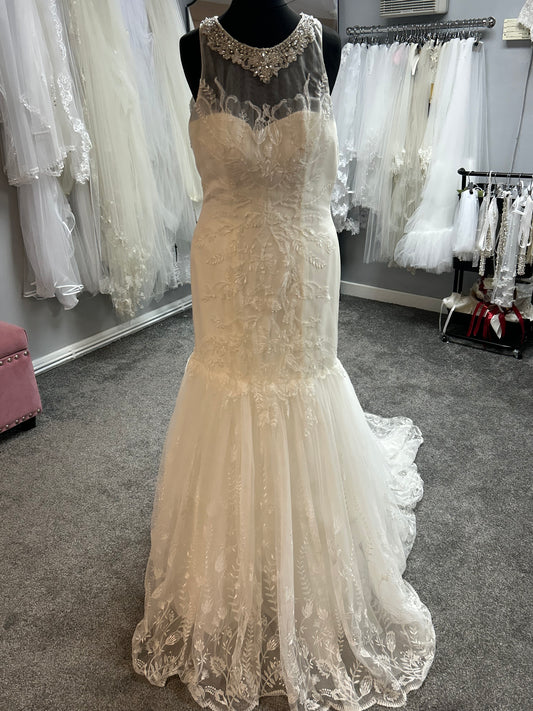 UK 6/8 8515 By Alfred Angelo