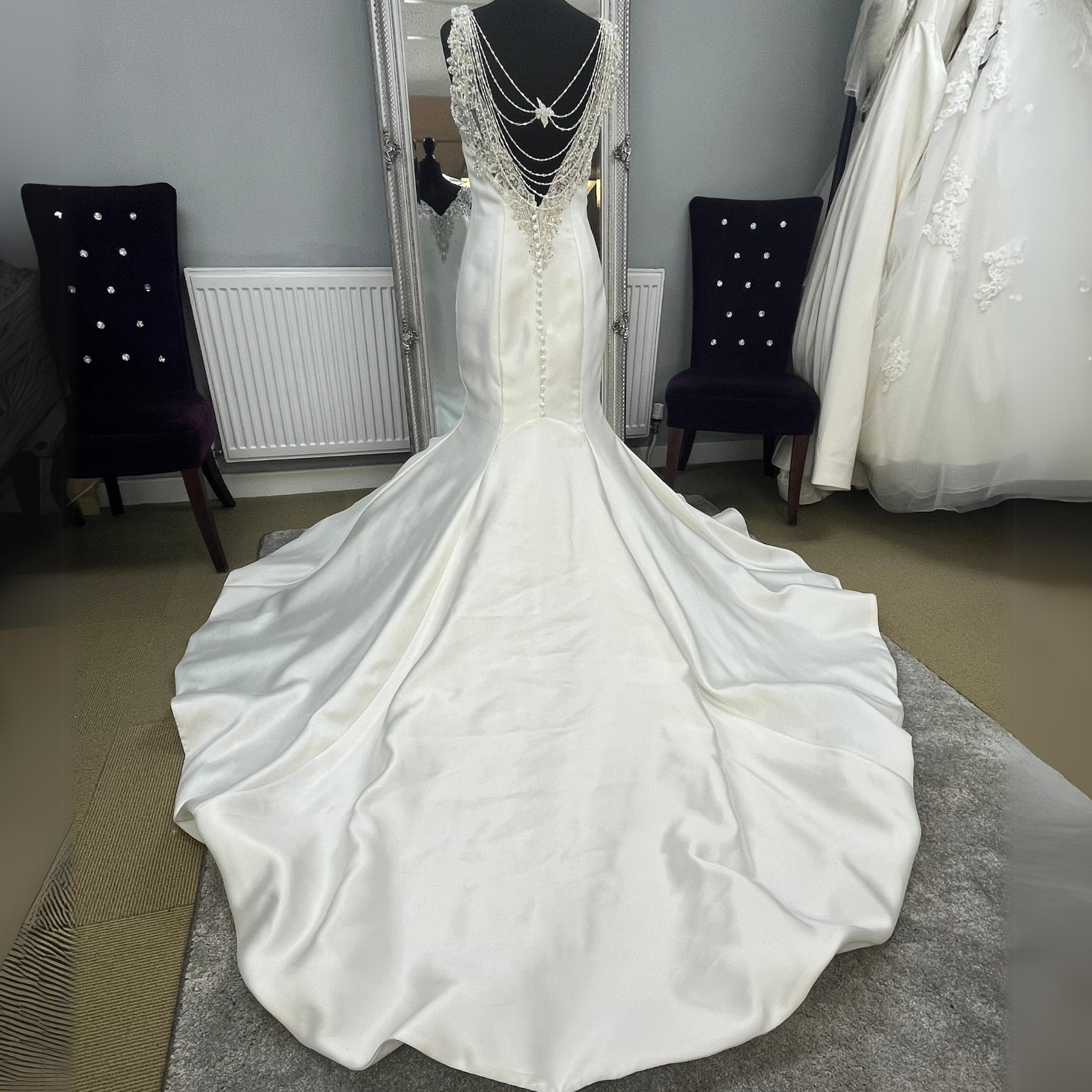 UK 8/10 Nile by Ronald Joyce