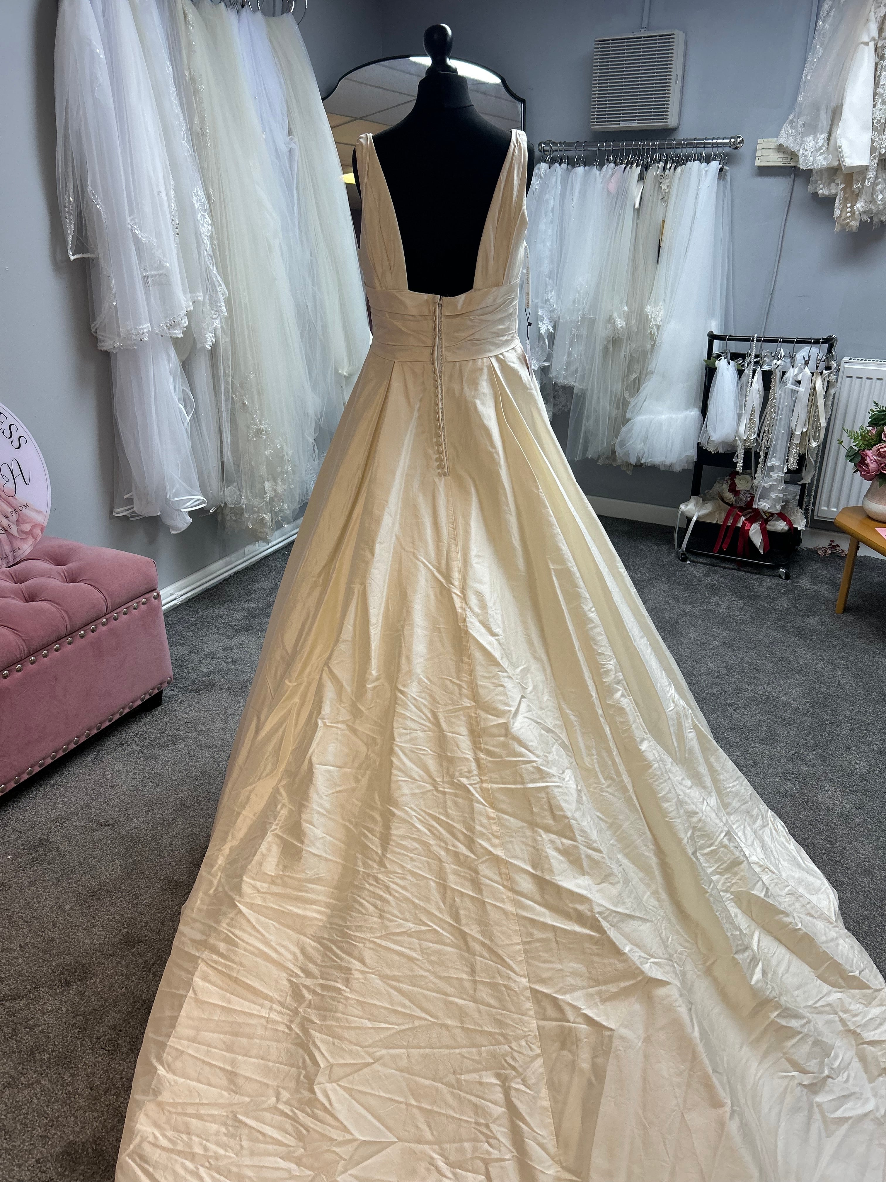 UK 6/8 OUA020 By Marylise