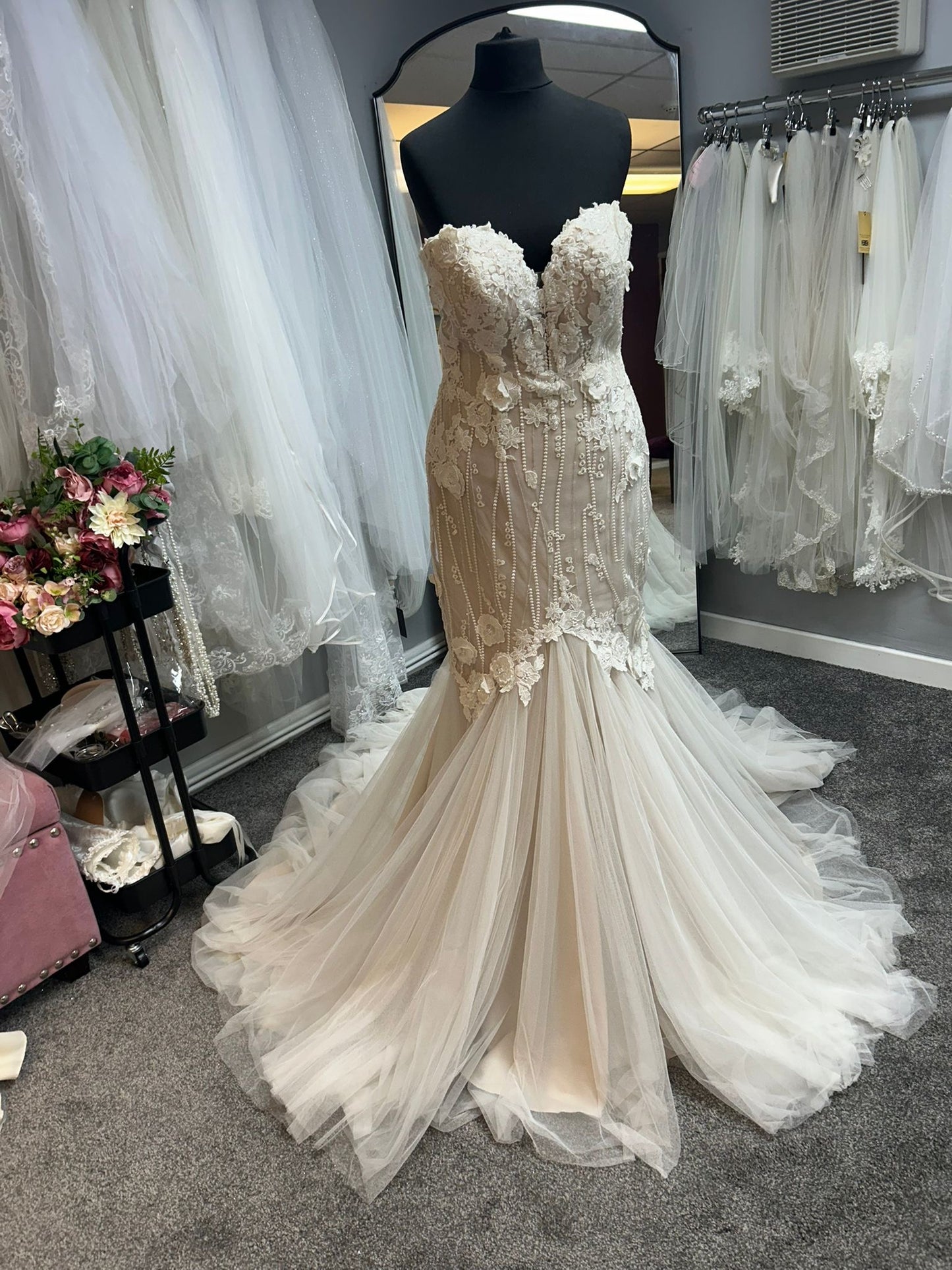 UK 6/8 Kamala by Kenneth Winston