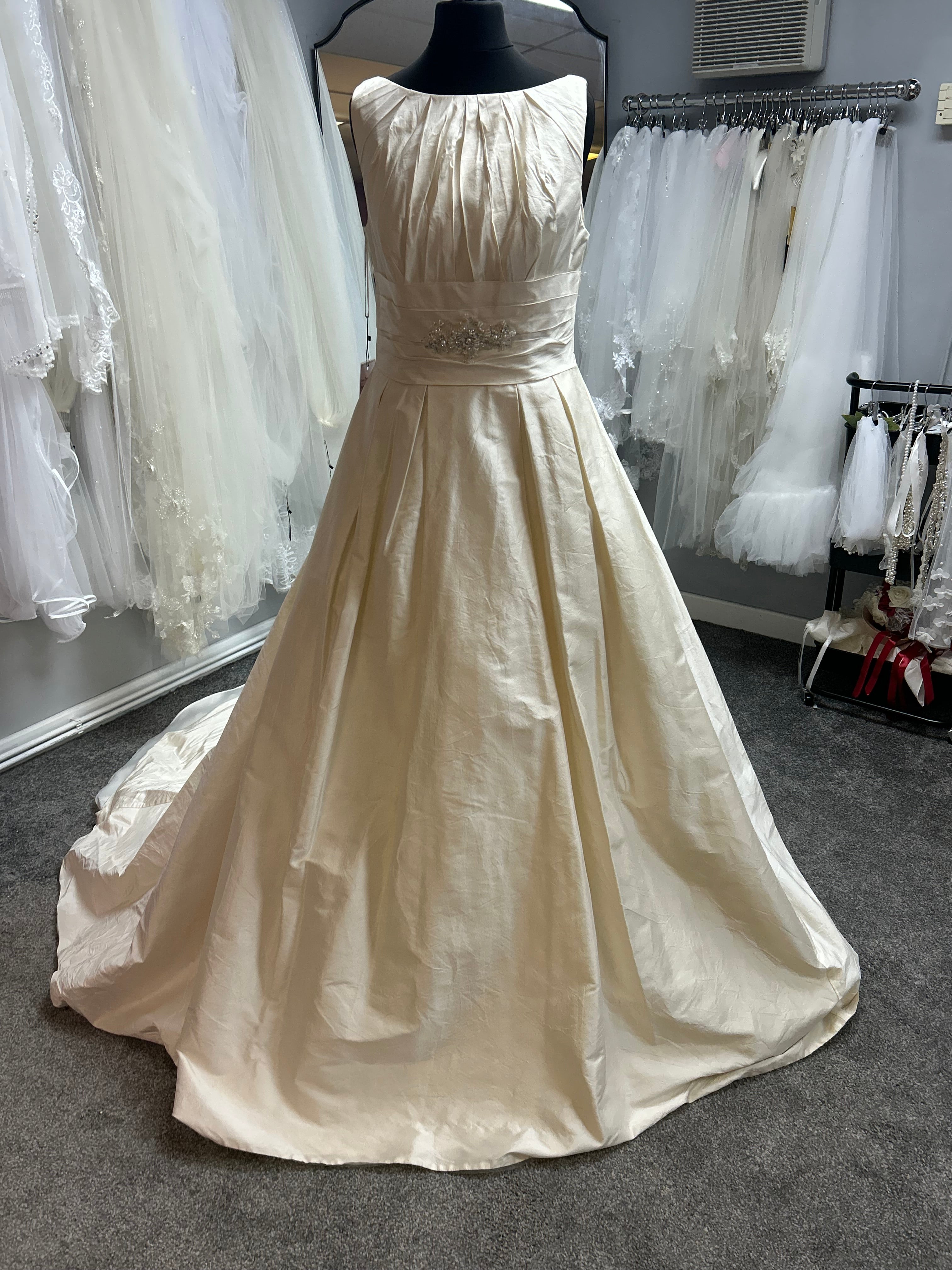 UK 6/8 OUA020 By Marylise