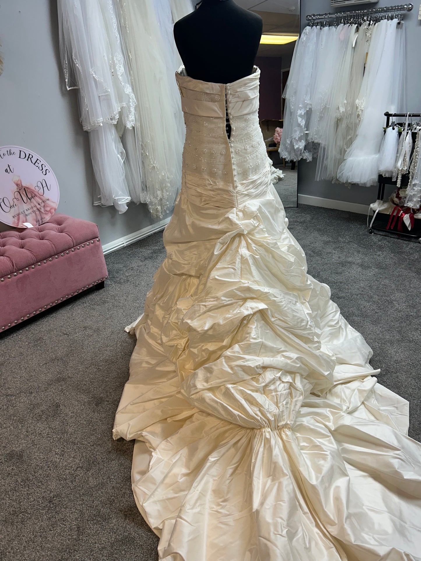 UK 6/8 OUA014 By James John Couture