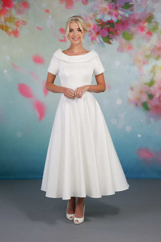 UK 4/6  EB7678 by Emma Bridal