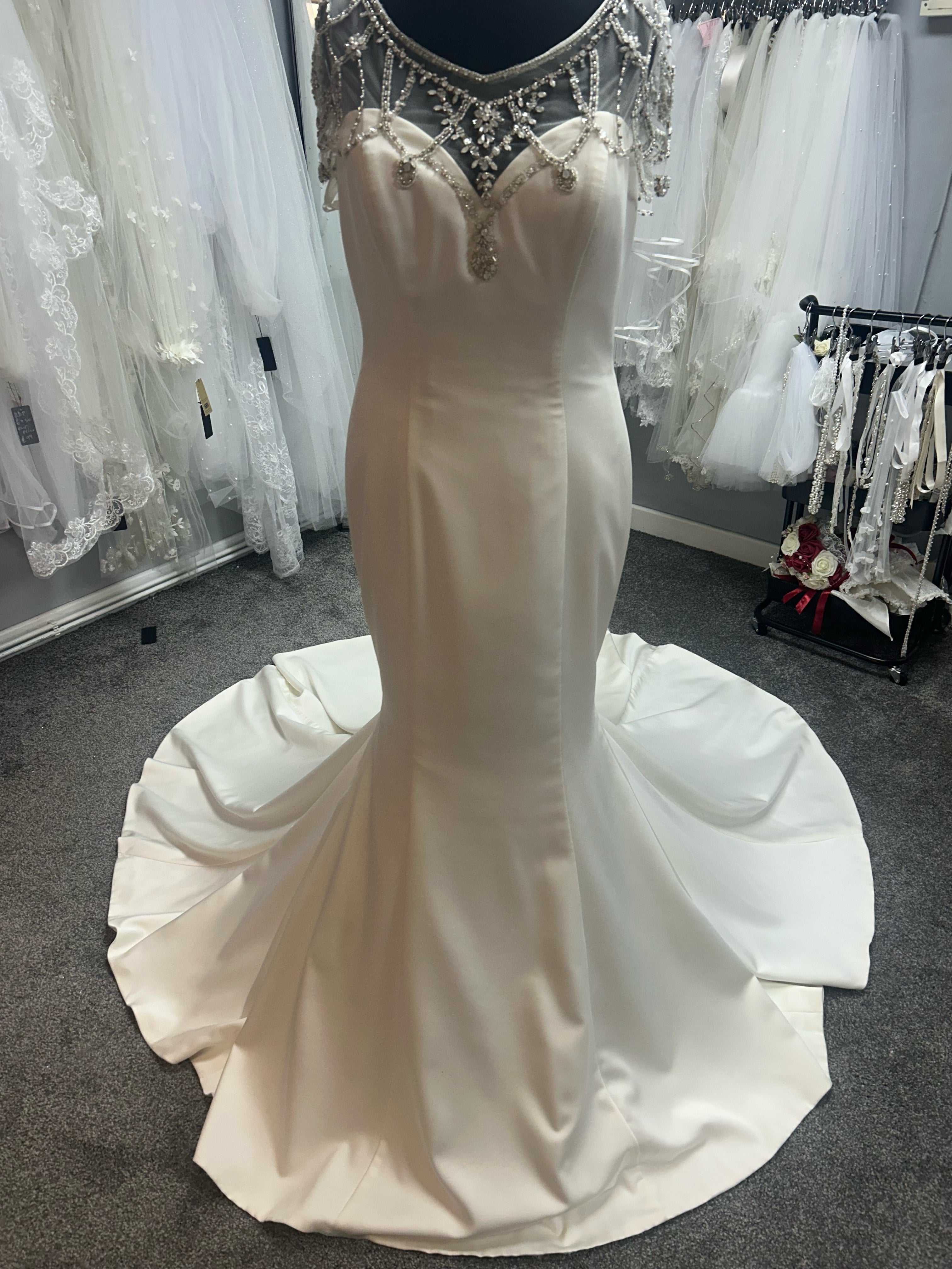 UK 8/10 By Lucinda By Ronald Joyce