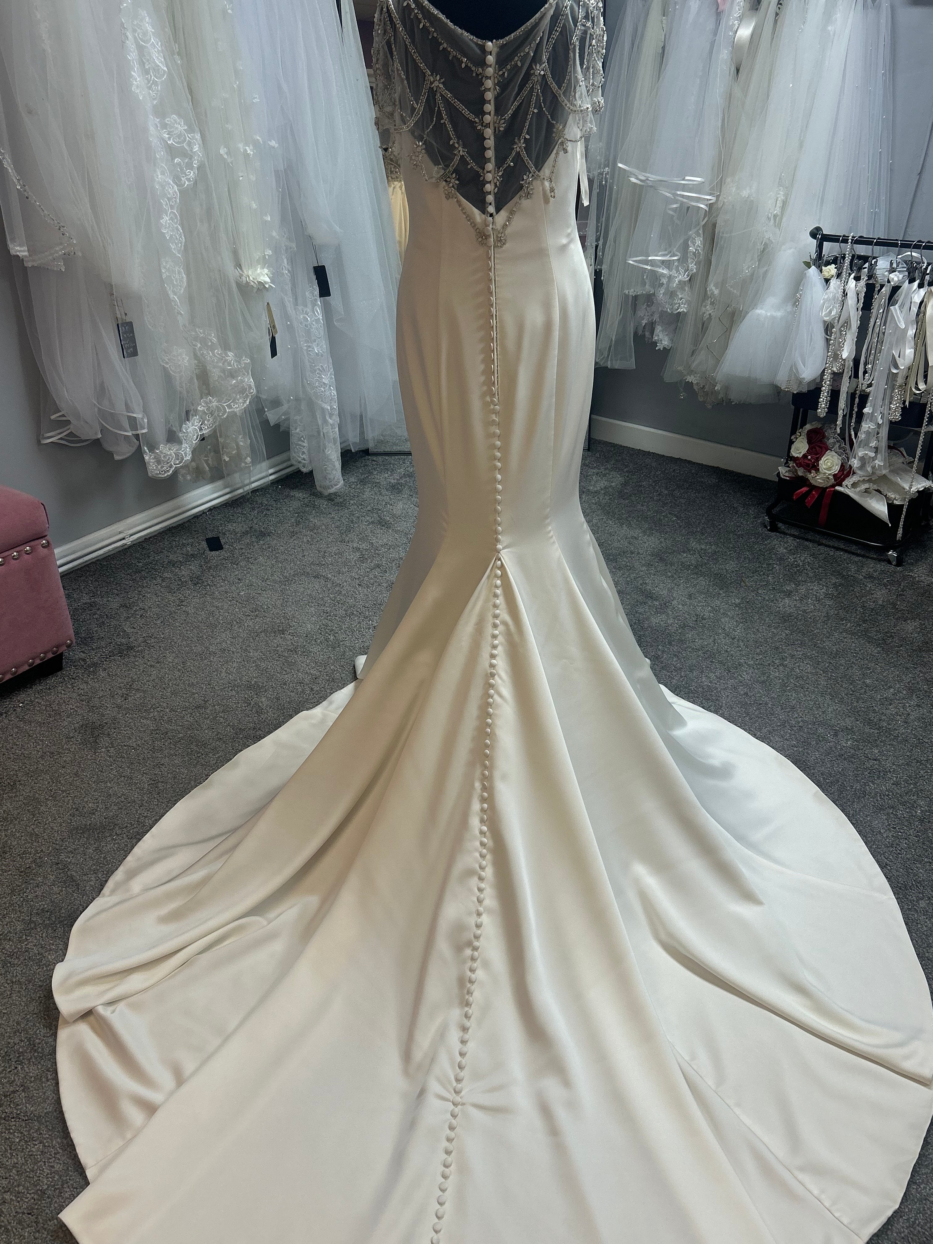 UK 8/10 By Lucinda By Ronald Joyce