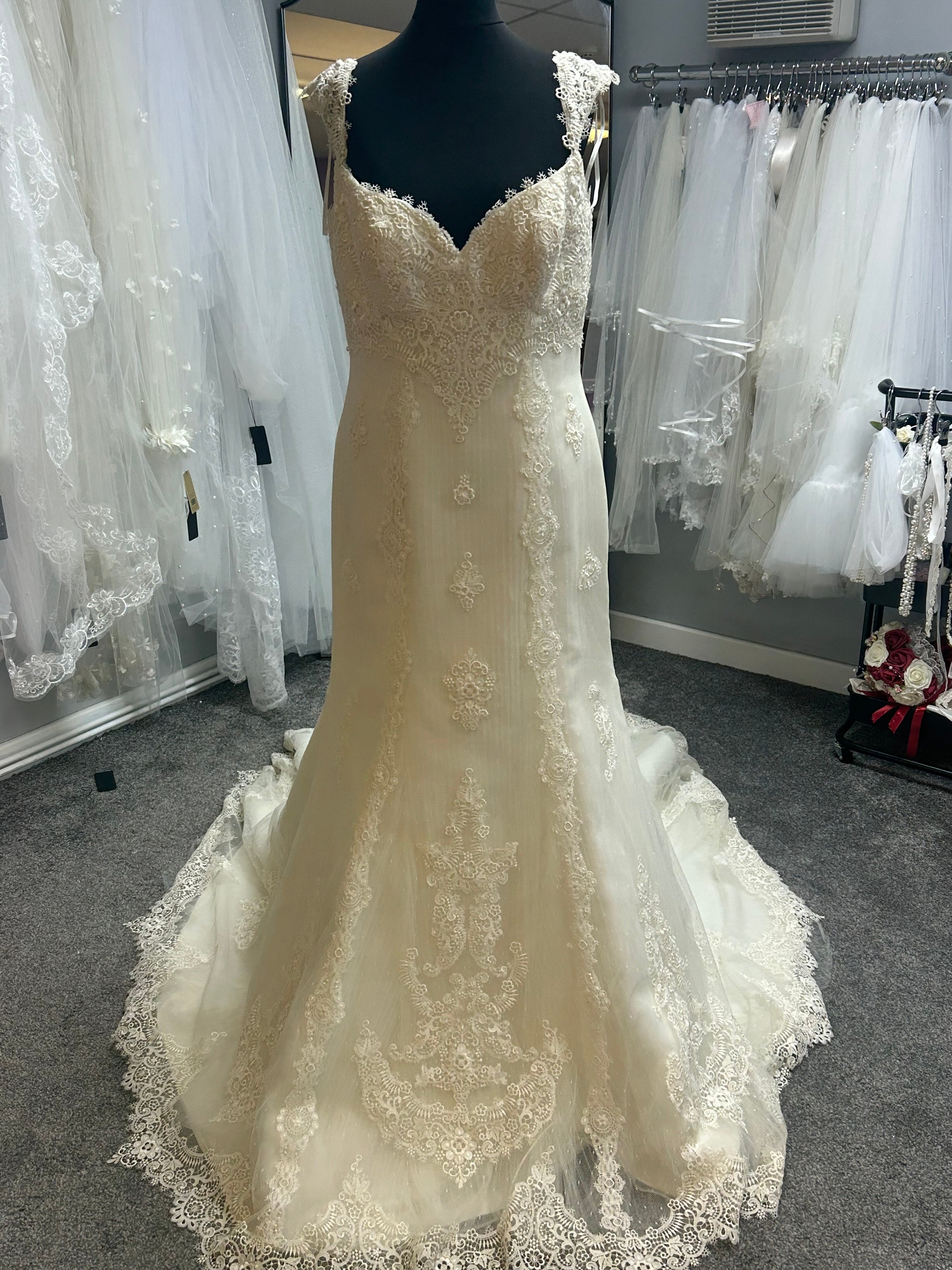 UK 8/10 Adela By Pronovias