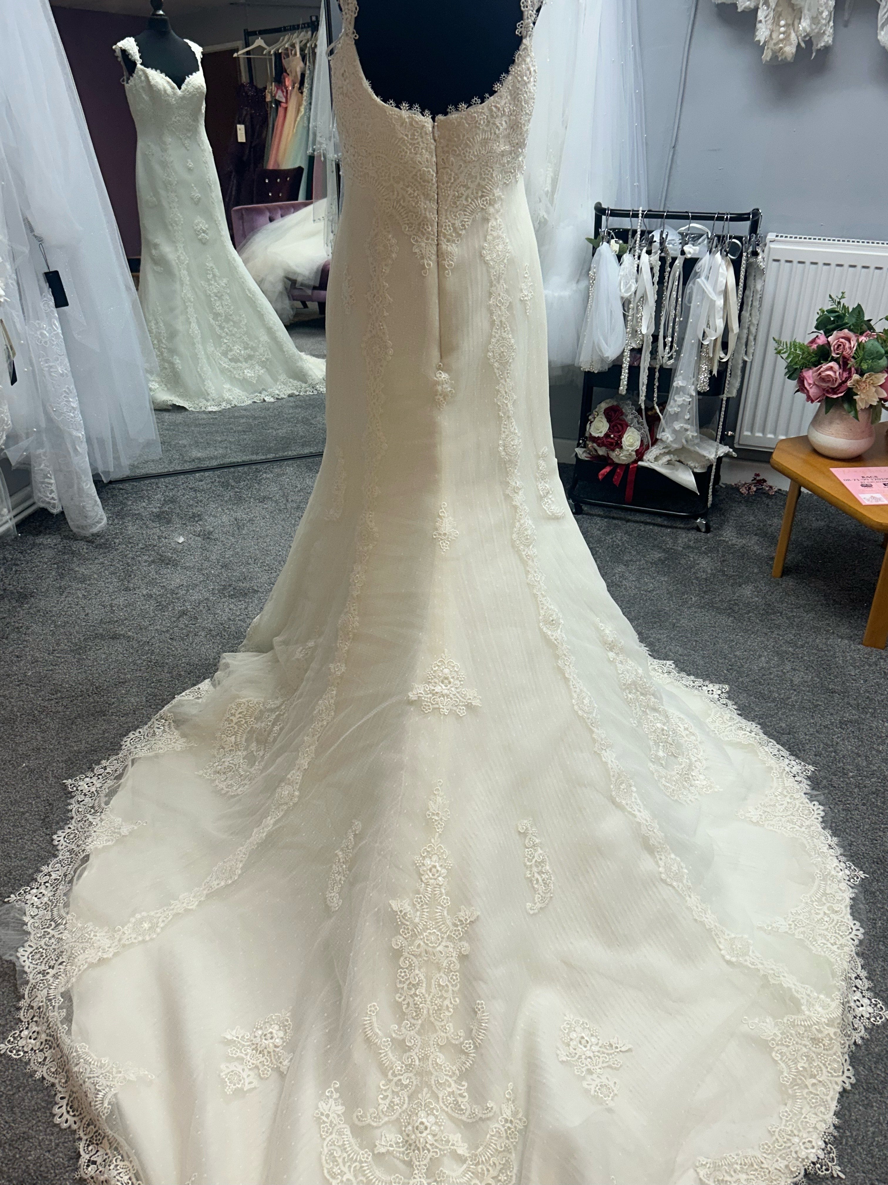 UK 8/10 Adela By Pronovias