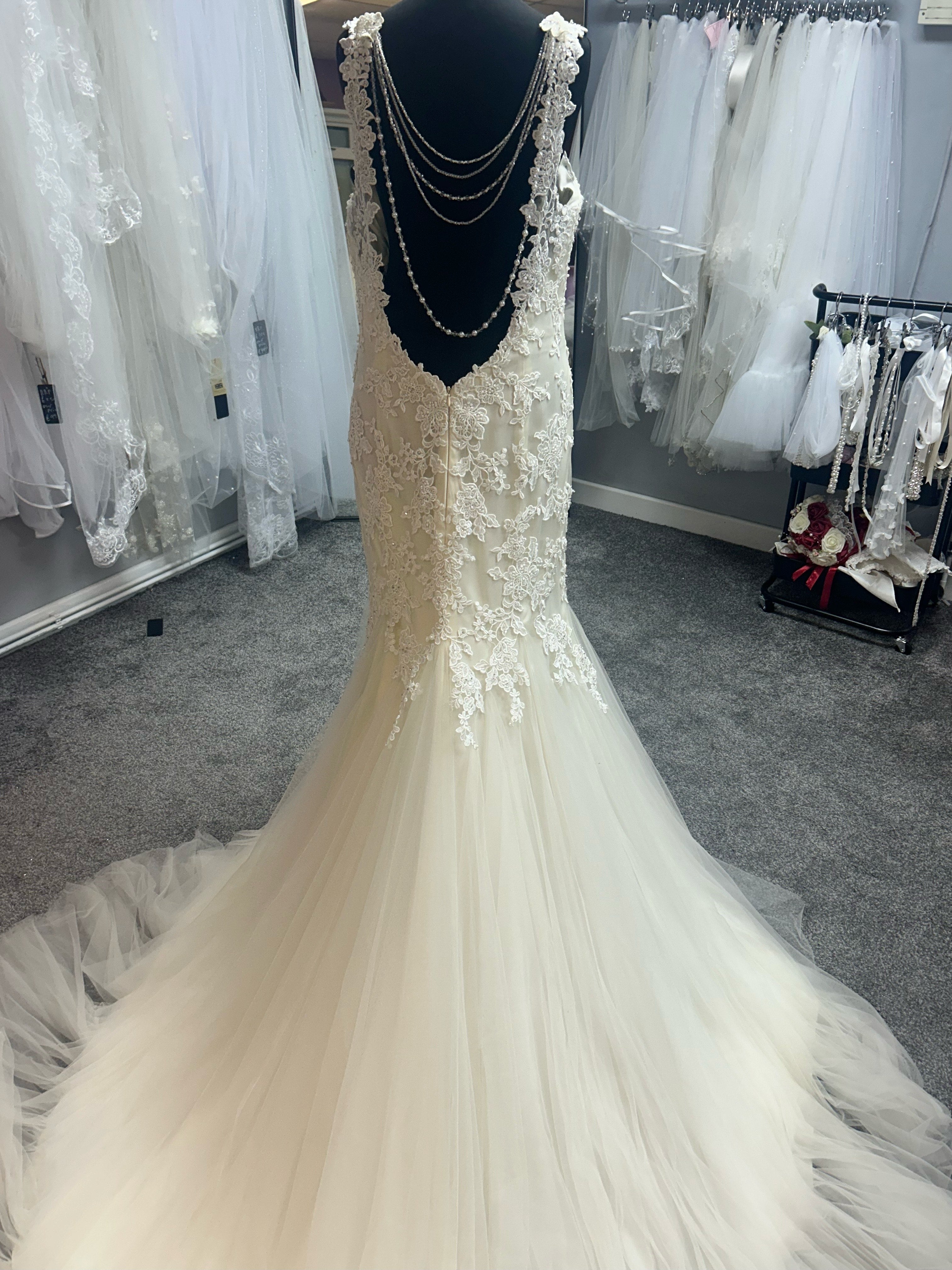 UK 10/12 Bennett By Kenneth Winston