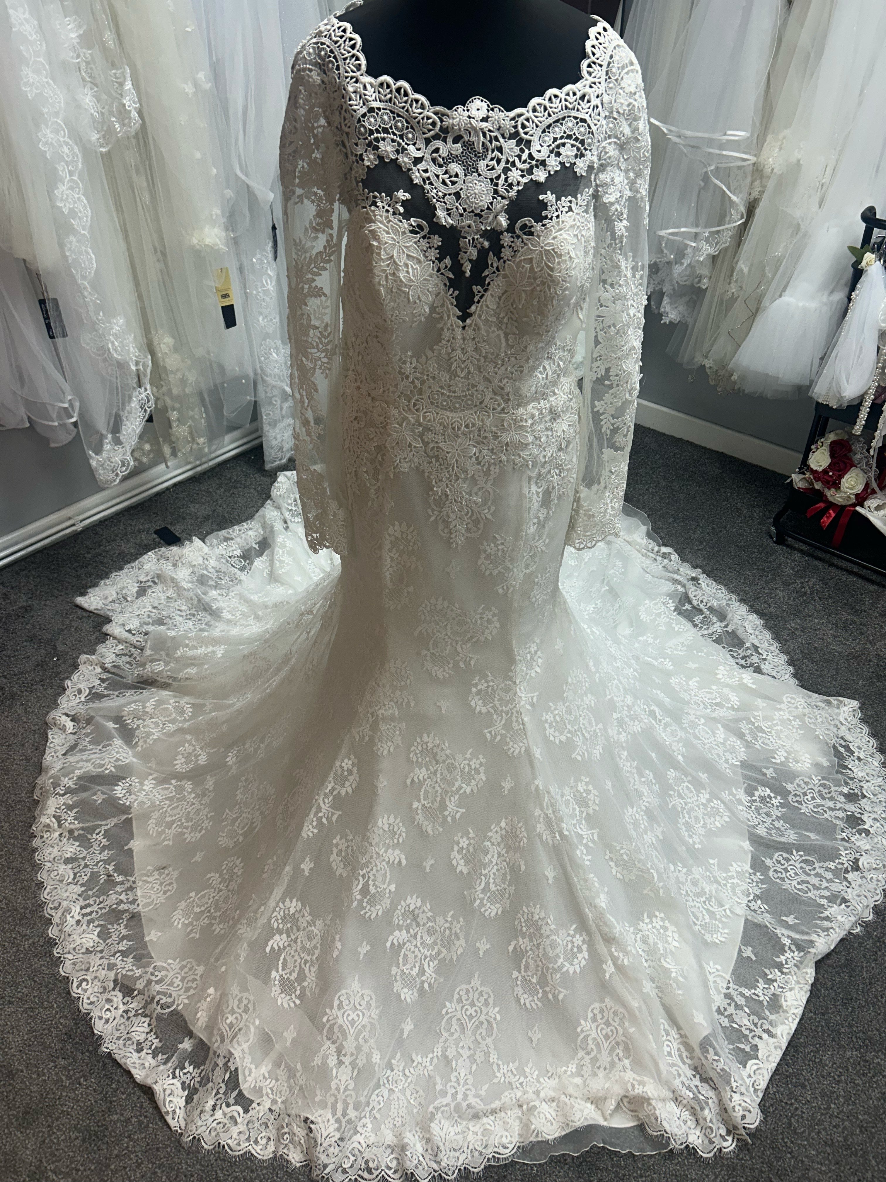 UK 10/12 7775 By Cosmobella