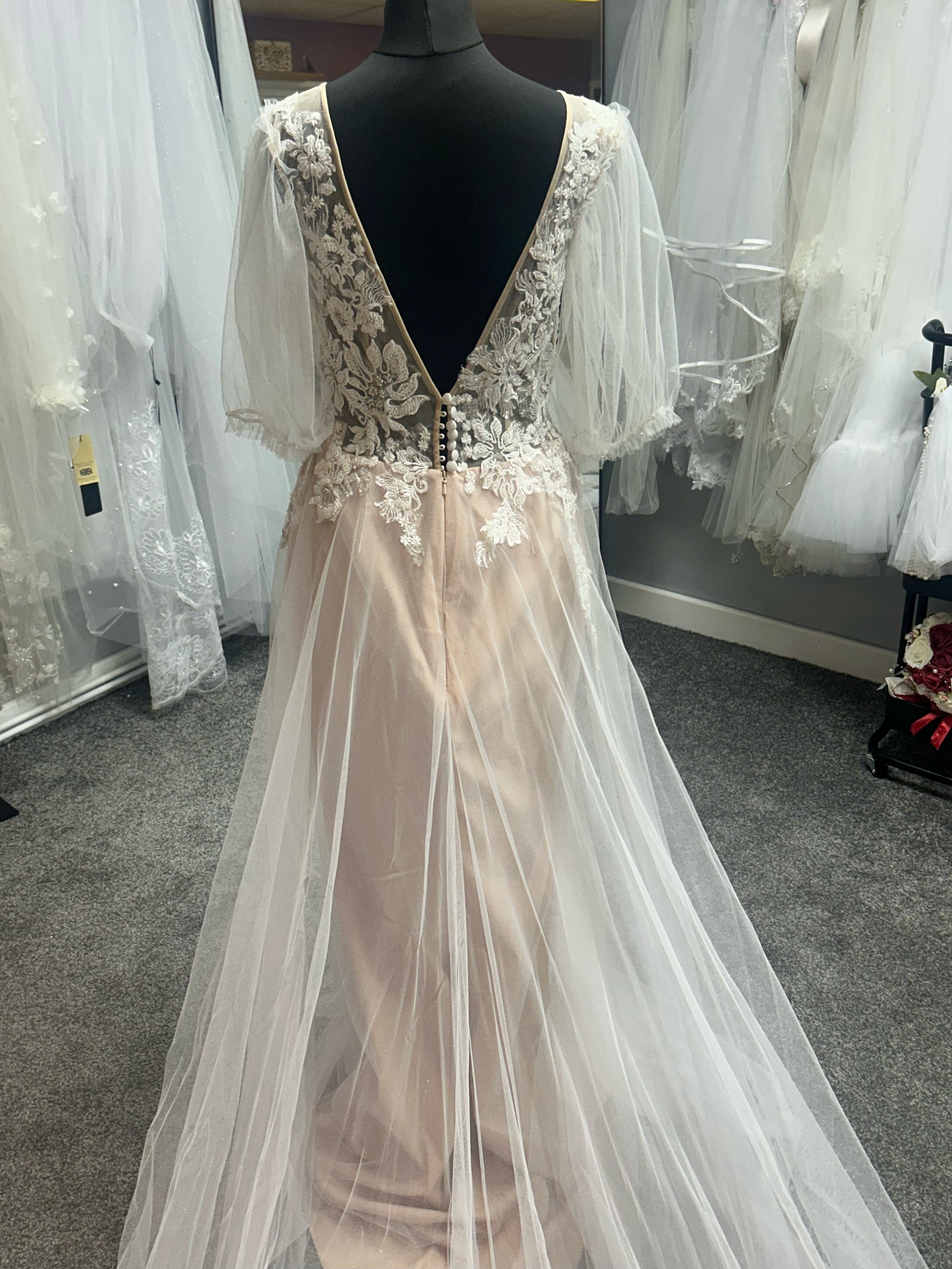 UK 10/12 DR-046 by Elena Morar