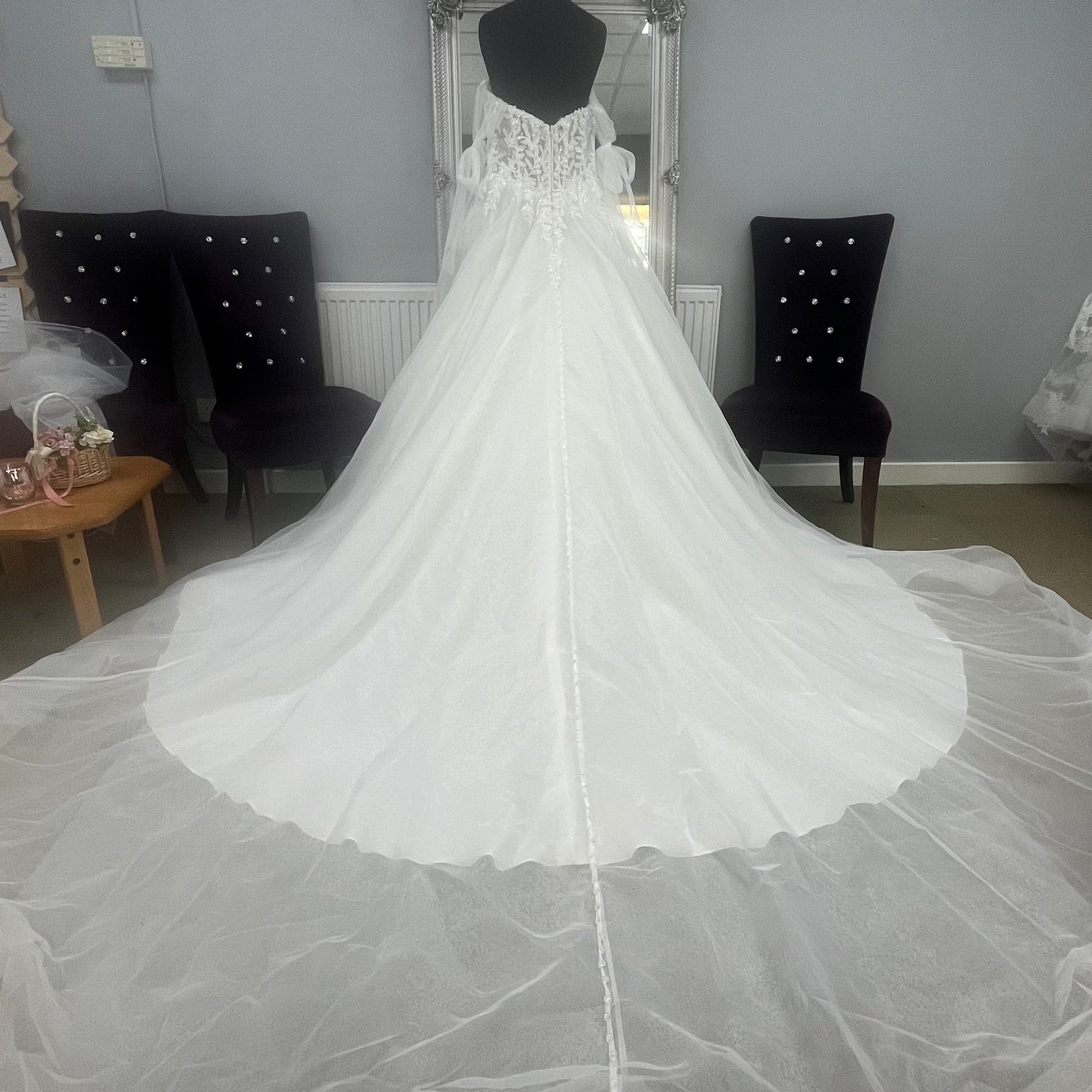 UK 8/10 Fausta by Morilee