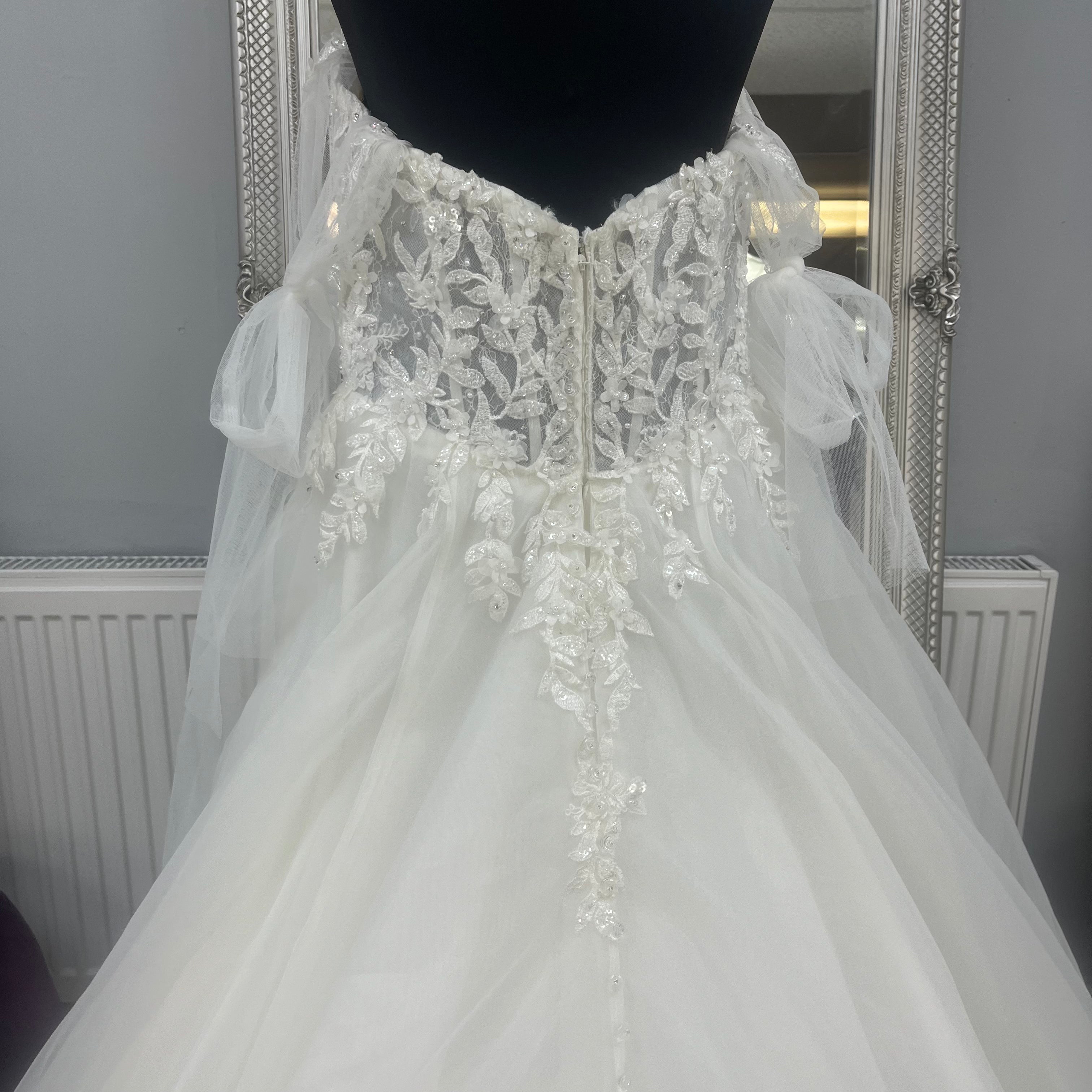 UK 8/10 Fausta by Morilee