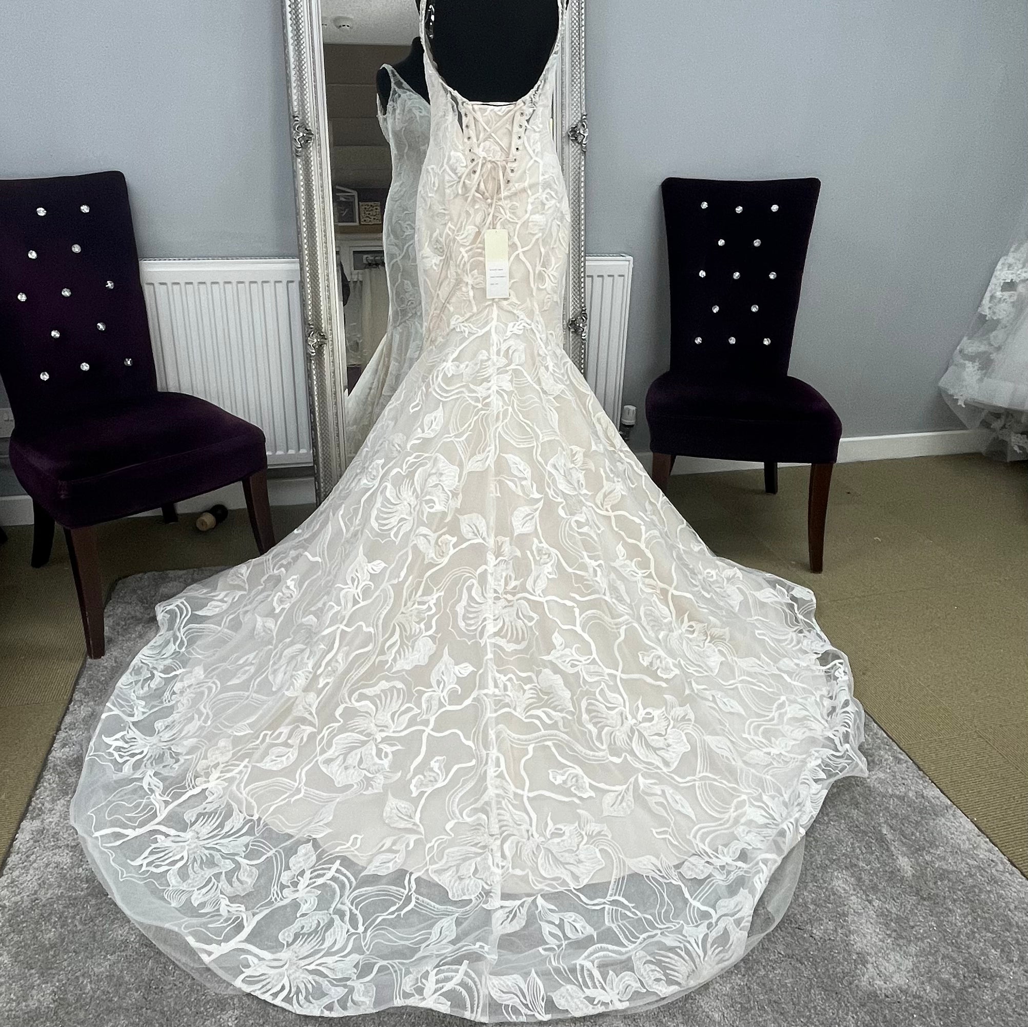 UK 2/4 WS6007 by Ronald Joyce