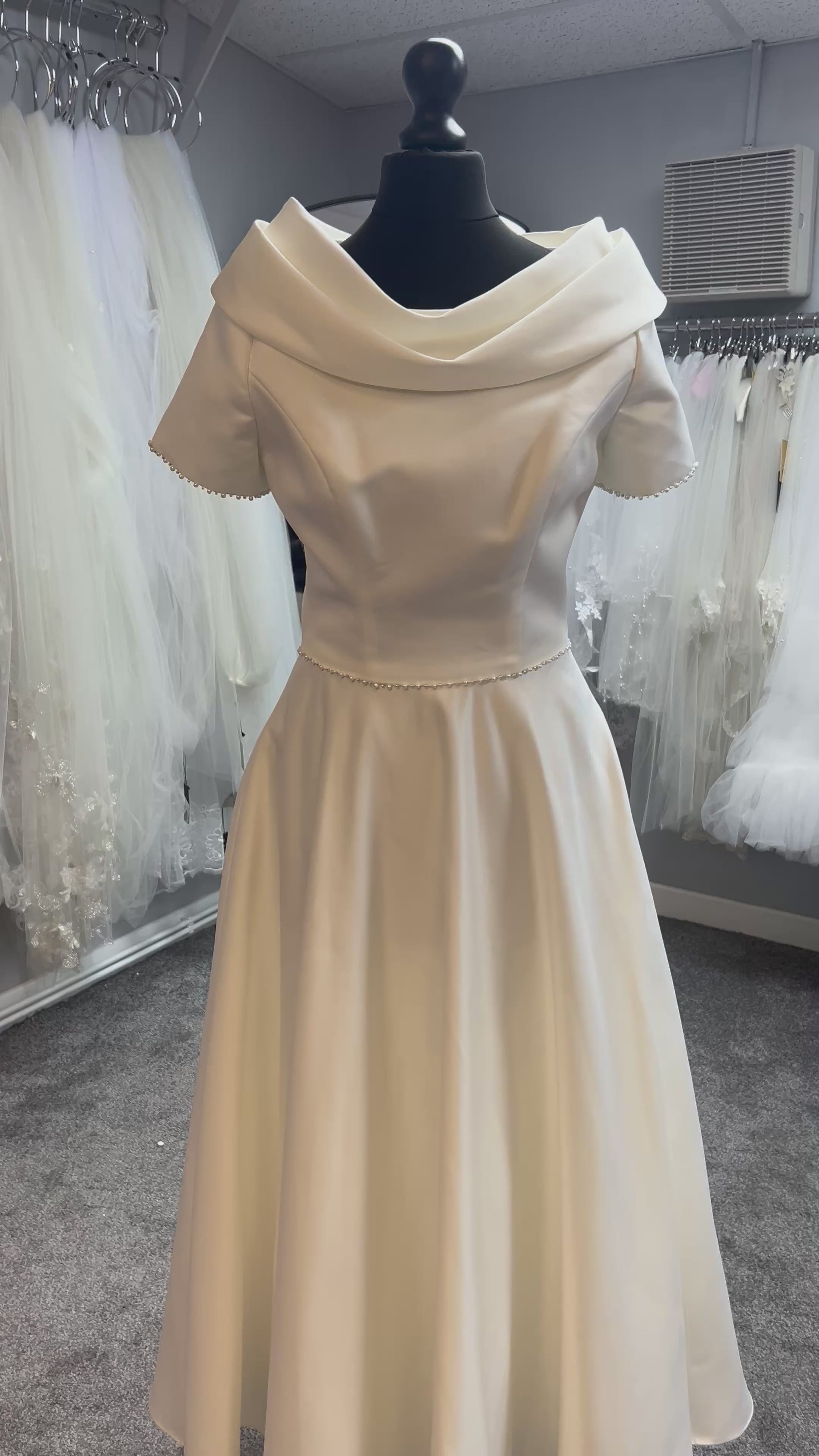 UK 4/6  EB7678 by Emma Bridal