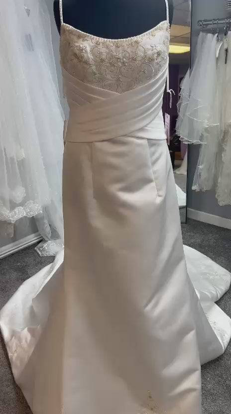 UK 8/10 FWT266 By Yours Truly