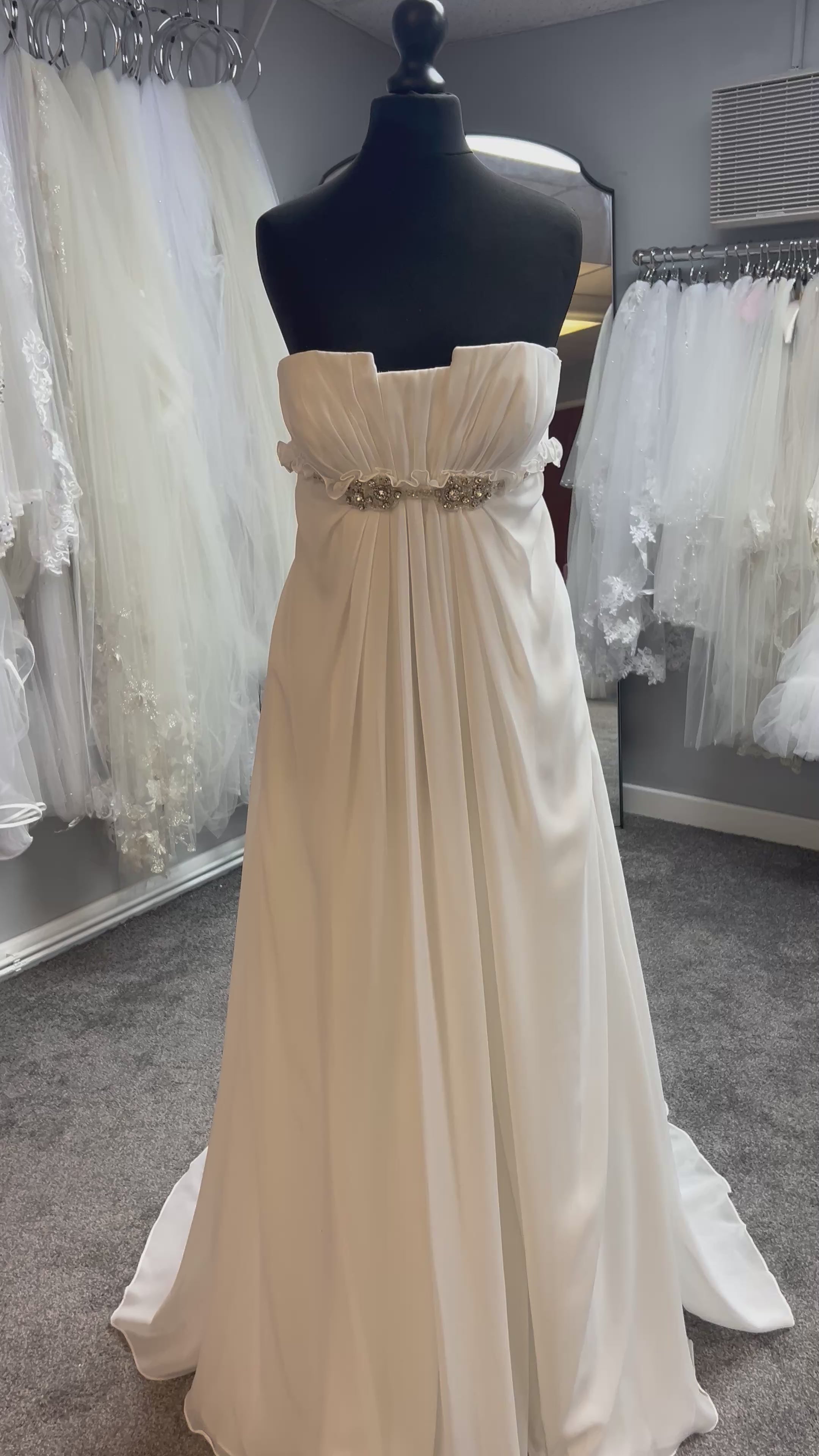 UK 4/6 232721 By LM Bridals