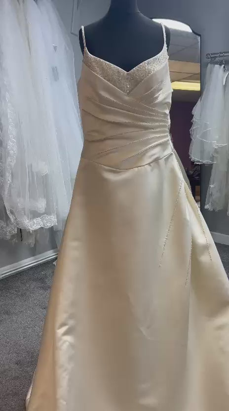 UK 8/10 OUA018 by Atelier Diagonal by Pronovias