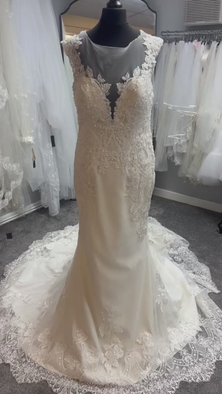 UK 8/10  Athena by Kenneth winston